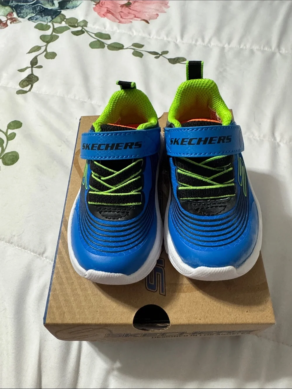 Skechers microspec toddler boys sneakers size 5 BNWT